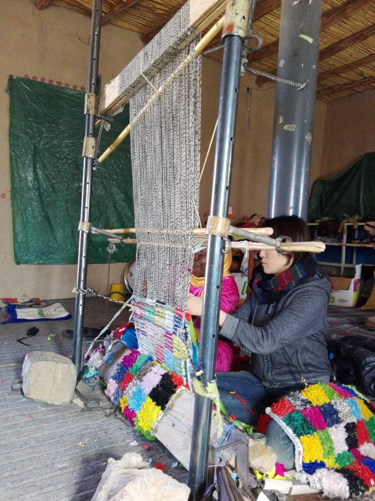 Artesanía en Khamlia: el telar de las mujeres del desierto
